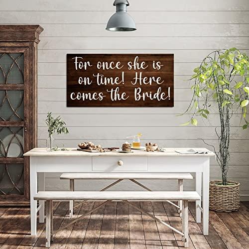 Alioyoit Farmhouse Style Wedding Sign Wood Pallet Sign Plaque Here Comes The Bride Rustic Wooden Pallet Sign Plaque Wood Hanging Door Plaque Countryside Wall Art Shabby Chic Wooden Hanging Decor Novelty