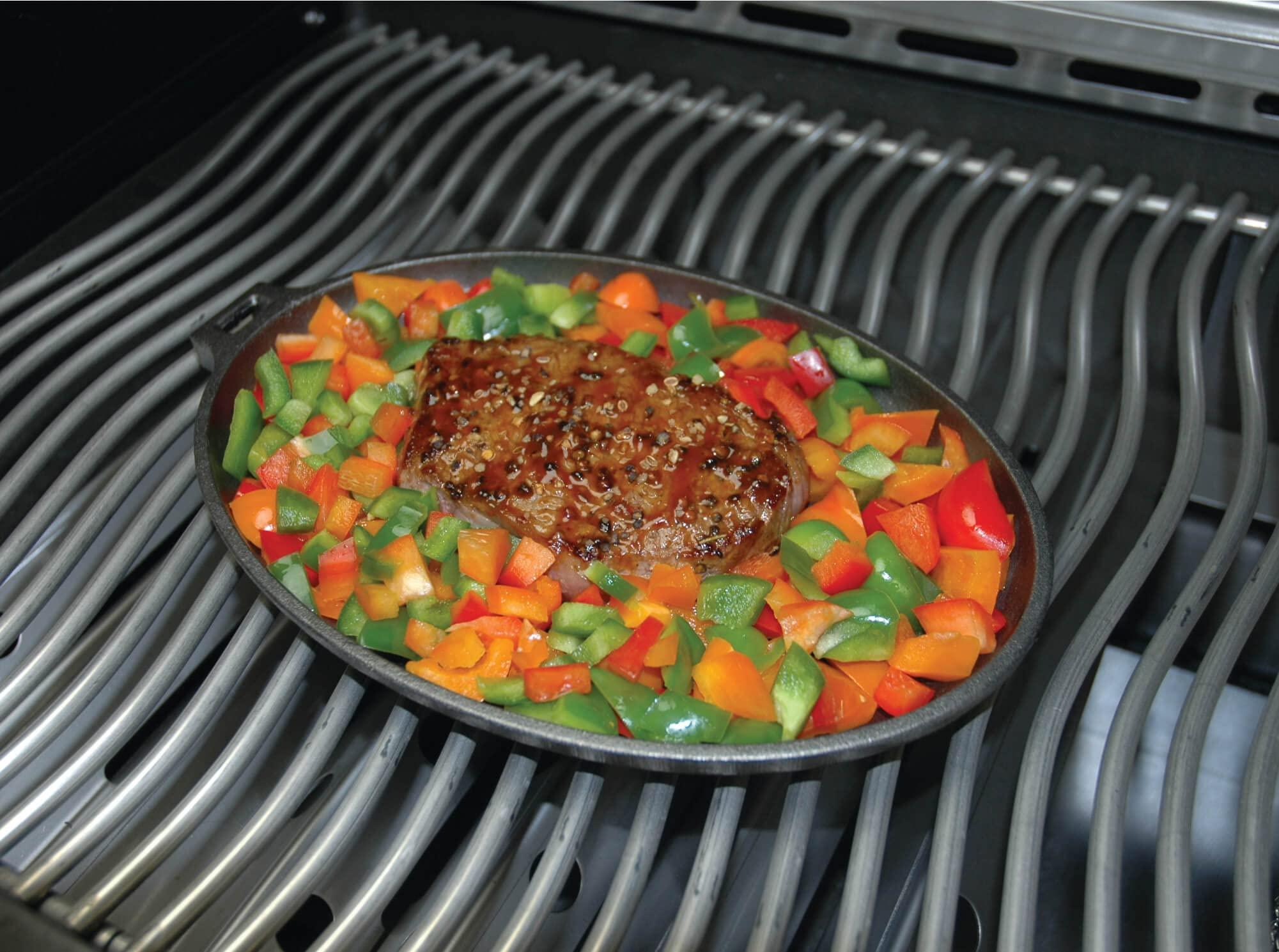 Napoleon Napoleon BBQ Grill Accessory - Cast Iron Skillet - 56003 - Pre-Seasoned, Use On Side Burner, Use In Oven, Use On Grill Grates, Removable Handle