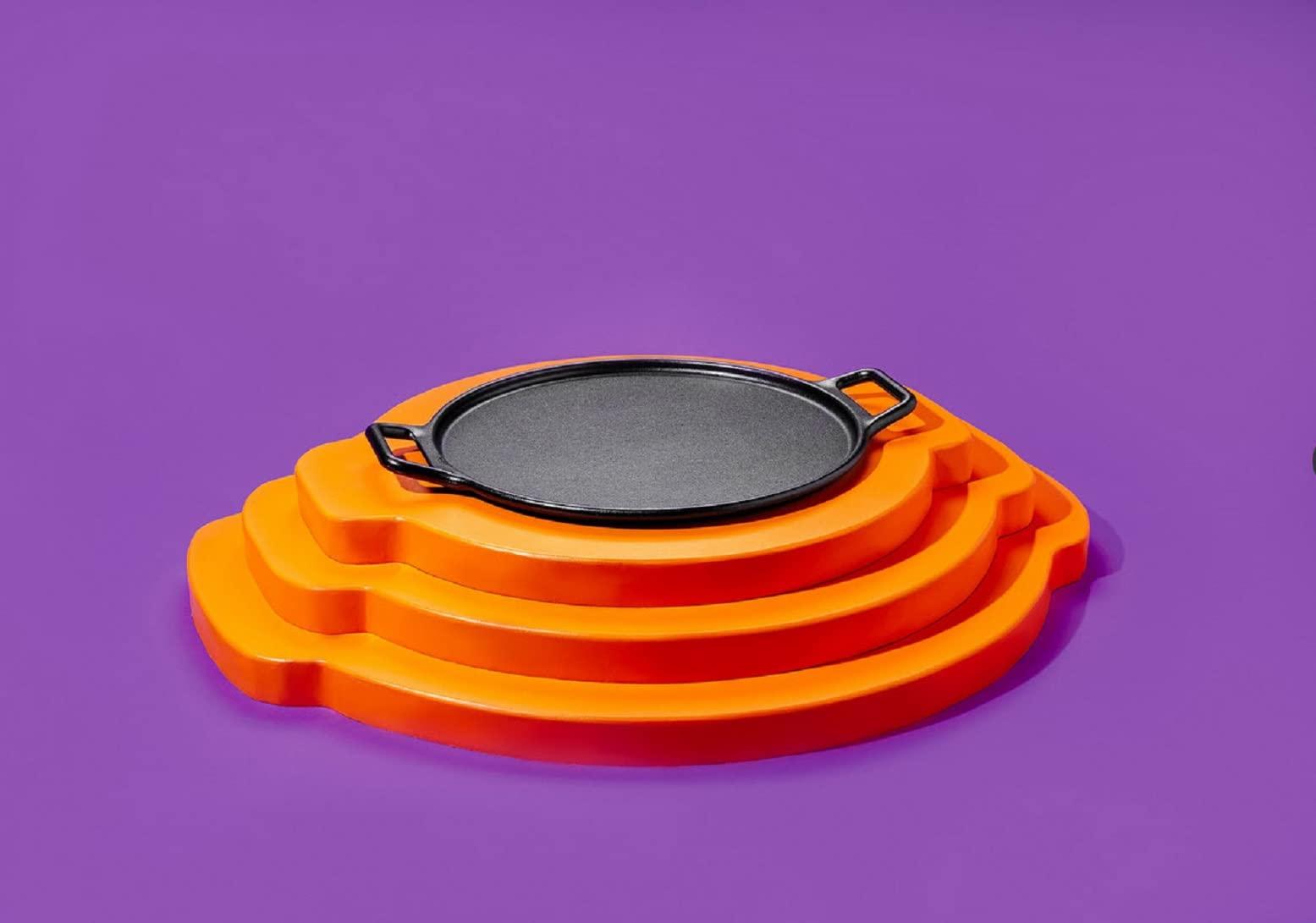 Lodge Lodge BOLD 14 Inch Seasoned Cast Iron Pizza Pan, Design-Forward Cookware